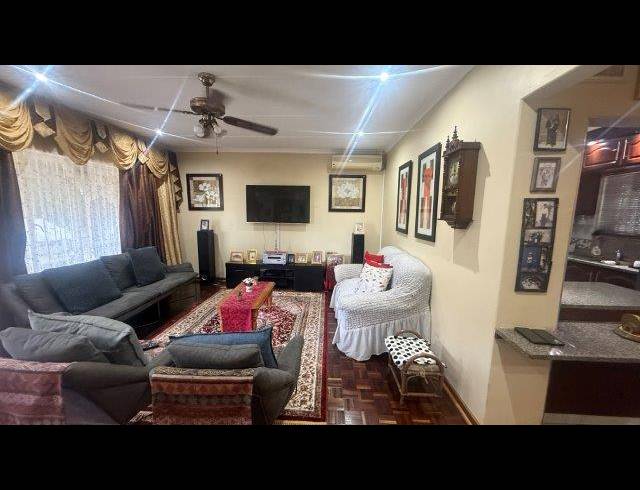 3 BEDROOM HOUSE FOR SALE IN ASHLEY